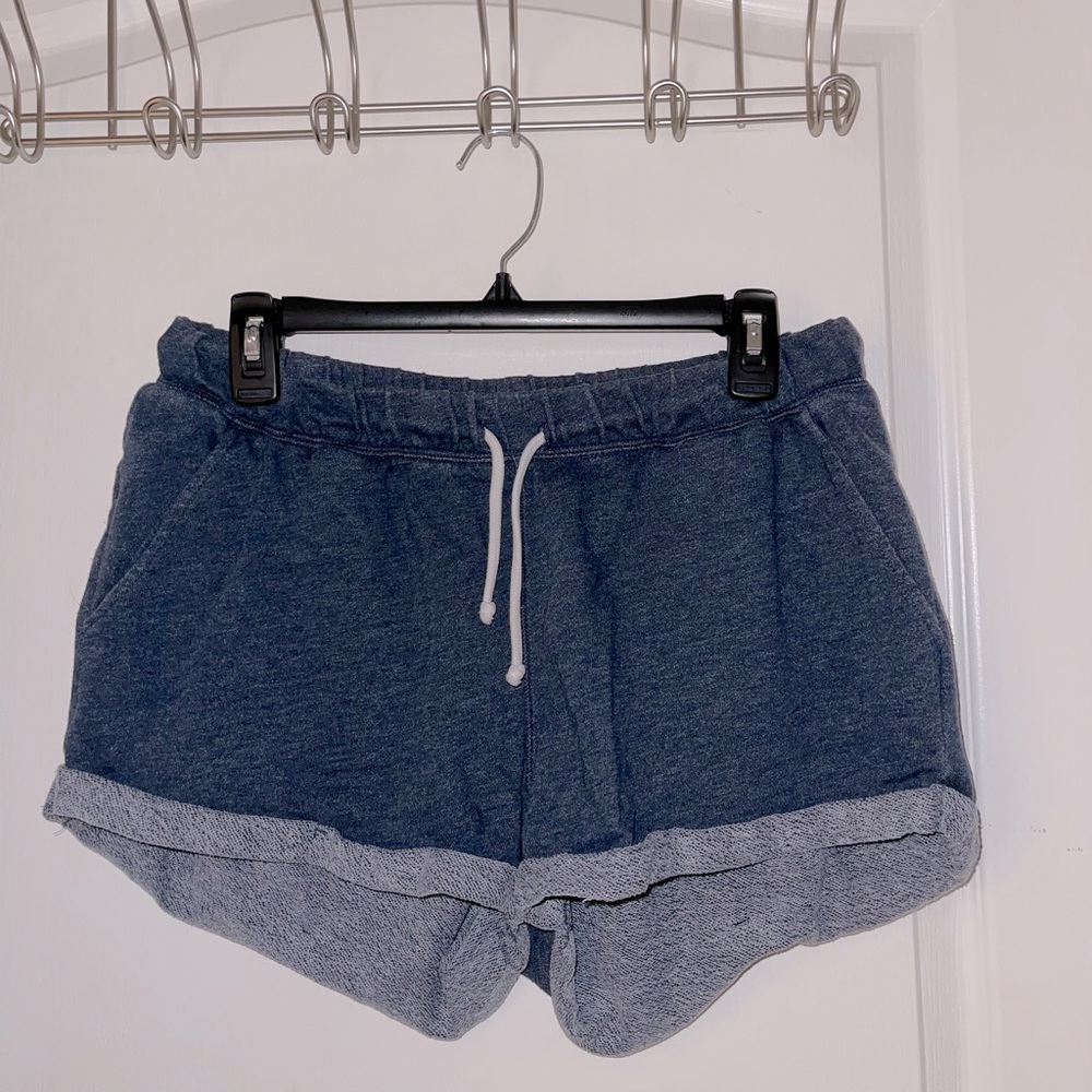 Divided by H&M shorts Size: L Color: Navy Blue